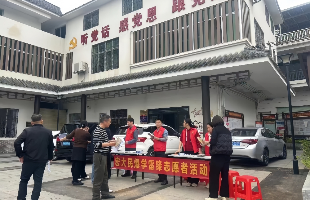 4太阳成集团tyc234cc民爆在增江街联益村向村民宣传消防安全知识_副本.jpg